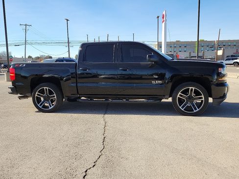 Used 2018 Chevrolet Silverado 1500 LT w/ LPO, Black Pack image 5