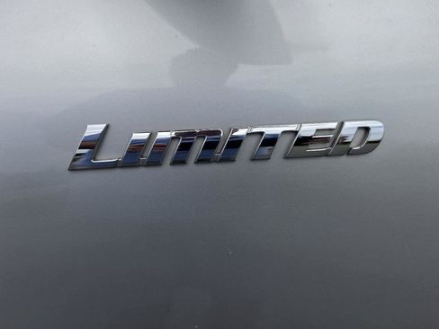 Used 2013 Toyota Highlander Limited FWD image 24