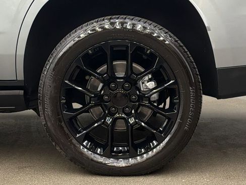 Used 2026 GMC Yukon Denali w/ Sun & Power Step Package AWD/4WD image 12