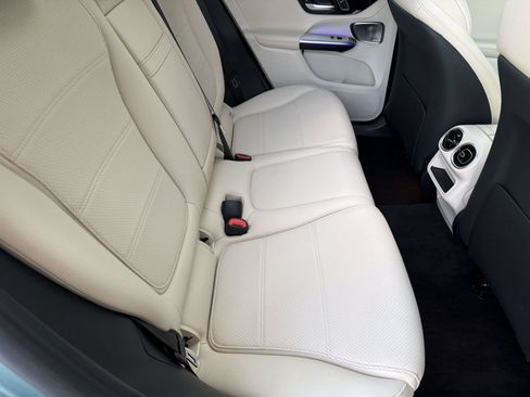 Used 2026 Mercedes-Benz GLC 300 image 32