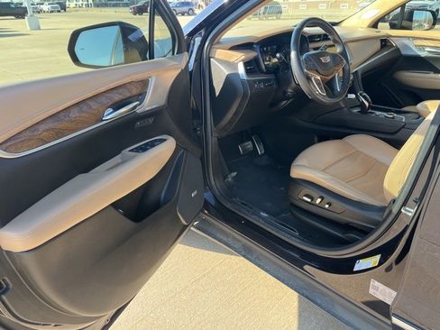 Used 2022 Cadillac XT5 Sportv w/ Platinum Package image 9