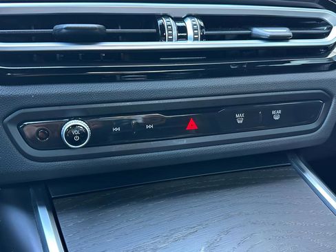 Used 2023 BMW 330i Sedan w/ Driving Assistance Package image 42