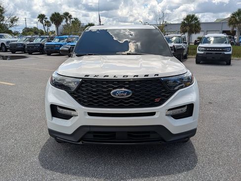 Used 2022 Ford Explorer ST AWD/4WD image 2