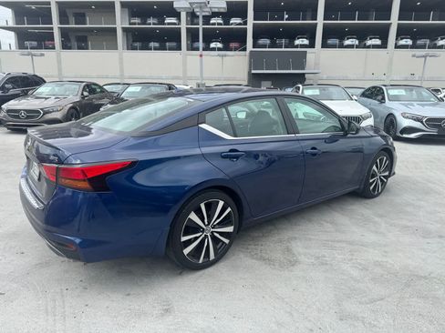 Used 2022 Nissan Altima 2.5 SR FWD image 3