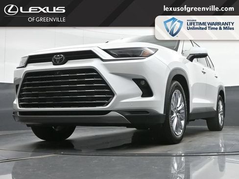 Used 2025 Toyota Grand Highlander AWD image 34