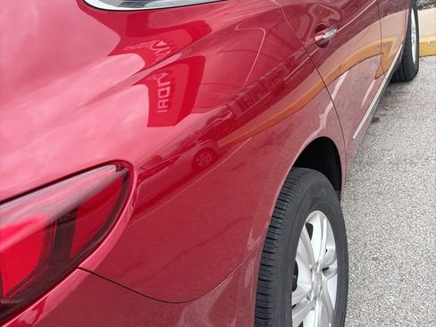 Used 2019 Buick Enclave Essence image 11