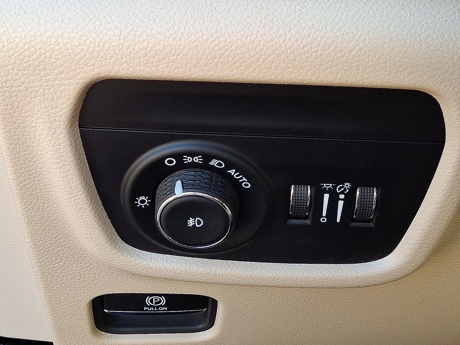 Certified 2023 Jeep Grand Cherokee Limited AWD/4WD image 28