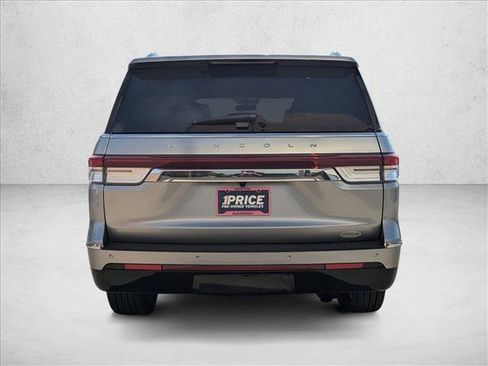 Used 2024 Lincoln Navigator Reserve image 7