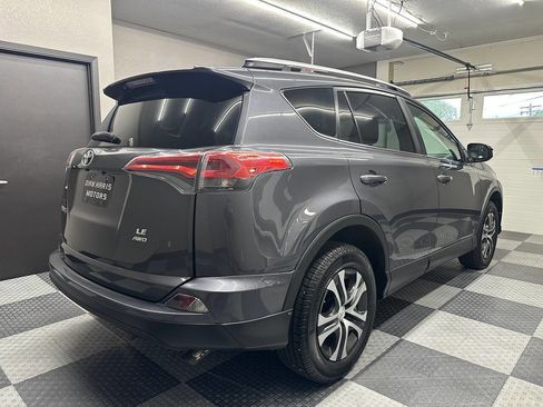 Used 2016 Toyota RAV4 LE AWD/4WD image 9