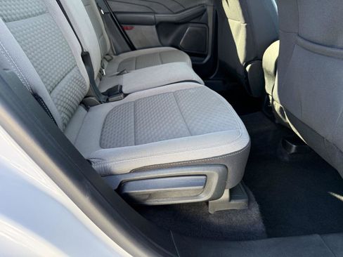 Used 2022 Ford Escape SE image 39