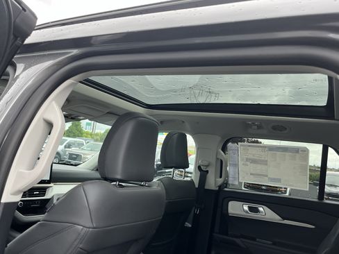 New 2026 Ford Explorer Active AWD/4WD image 13