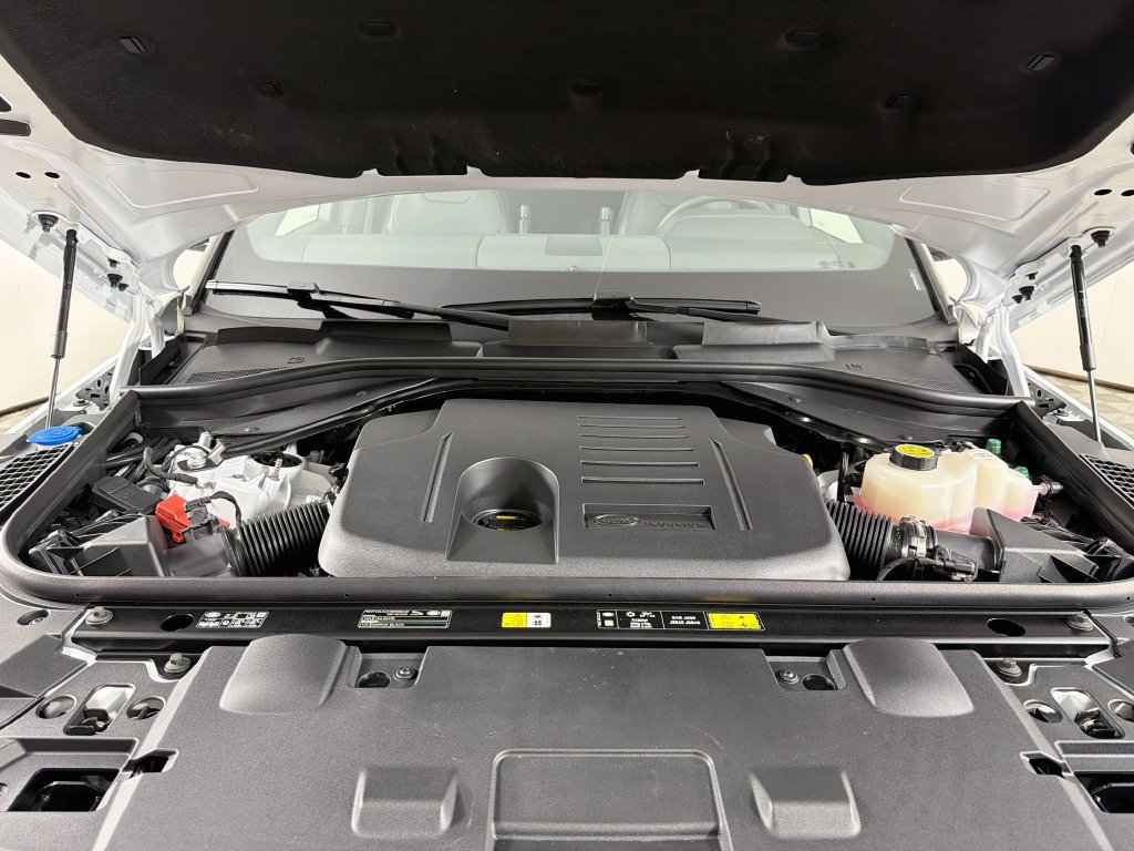New 2027 Land Rover Range Rover Sport Dynamic SE AWD/4WD image 32