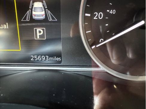 Used 2025 Nissan Versa SV FWD image 11