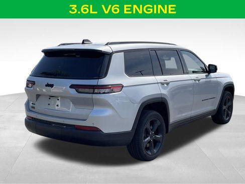 Used 2023 Jeep Grand Cherokee L Laredo AWD/4WD image 9