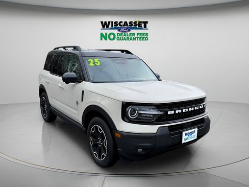 Certified 2025 Ford Bronco Sport Outer Banks w/ Outer Banks Tech Package+ AWD/4WD image 1