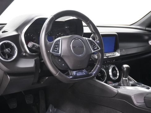 Used 2019 Chevrolet Camaro LT w/ RS Package image 9