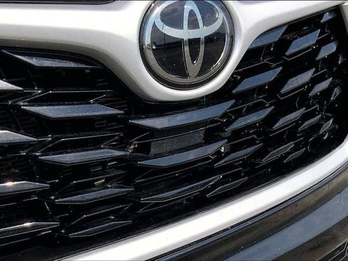 Certified 2024 Toyota Highlander LE image 29