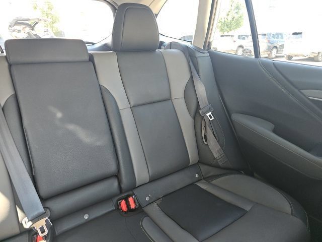 Used 2025 Subaru Outback Onyx Edition AWD/4WD image 13