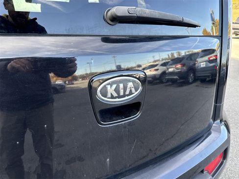 Used 2011 Kia Soul + image 6