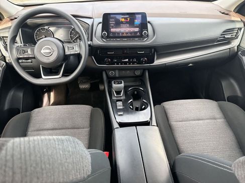 Used 2023 Nissan Rogue SV image 15