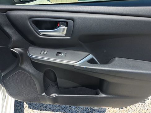 Certified 2017 Toyota Camry SE FWD image 19