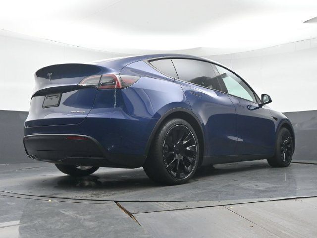 Used 2023 Tesla Model Y Long Range AWD/4WD image 31