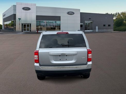 Used 2017 Jeep Patriot High Altitude FWD image 10