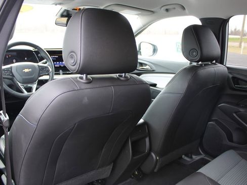 Used 2025 Chevrolet Trax LT w/ LT Convenience Package image 23