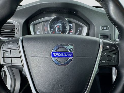 Used 2017 Volvo V60 T5 Cross Country w/ Climate Package AWD/4WD image 16