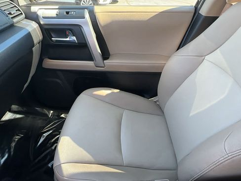 Used 2023 Toyota 4Runner SR5 Premium w/ Moonroof Package AWD/4WD image 12