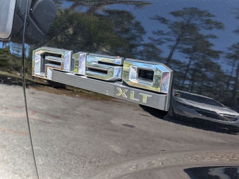 Used 2017 Ford F150 XLT w/ Equipment Group 301A Mid image 12