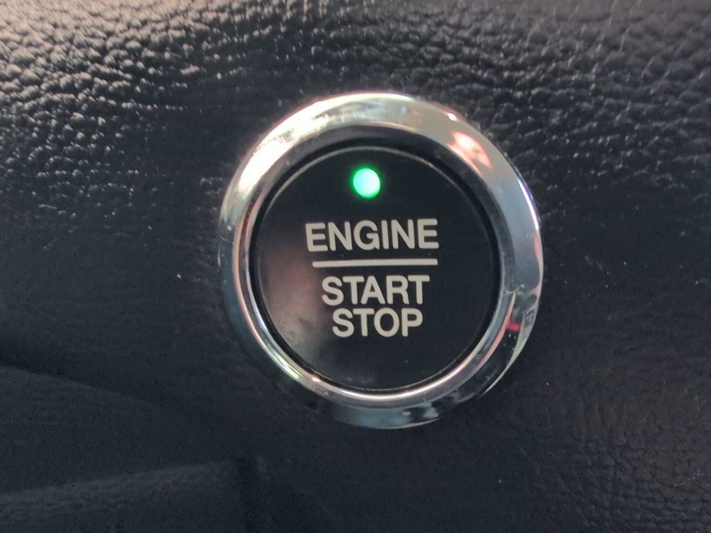 Used 2024 Ford Edge SEL AWD/4WD image 25
