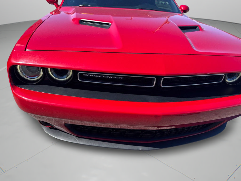 Used 2015 Dodge Challenger SXT w/ Driver Convenience Group RWD image 32