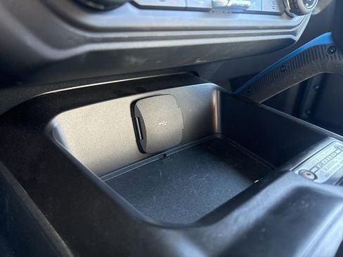 Used 2022 Ford Bronco Black Diamond image 32