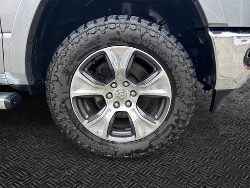 Used 2019 RAM 1500 Laramie image 11