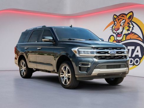 Used 2024 Ford Expedition Limited AWD/4WD image 3