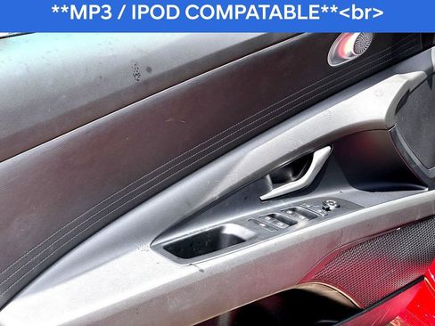 Used 2025 Hyundai Elantra SE image 13