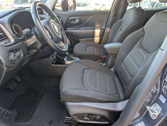 Used 2022 Jeep Renegade Latitude w/ Convenience Group AWD/4WD image 8