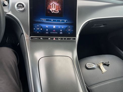 Used 2024 Mercedes-Benz GLC 300 4MATIC image 41