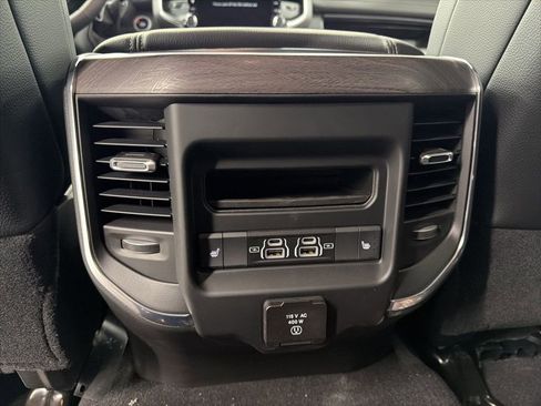 New 2026 RAM 2500 Laramie AWD/4WD image 10