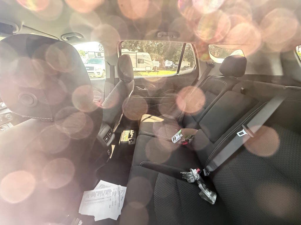 Used 2023 GMC Terrain SLE FWD image 9