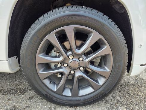 Used 2018 Jeep Grand Cherokee High Altitude RWD image 21