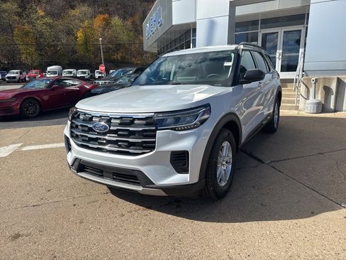New 2026 Ford Explorer Active image 3