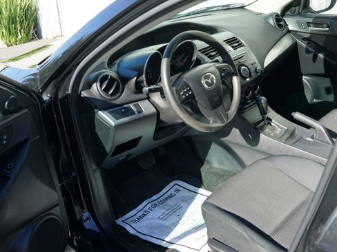 Used 2012 MAZDA MAZDA3 i Touring FWD image 31