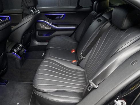 Used 2022 Mercedes-Benz S 500 4MATIC w/ AMG Line Package image 25
