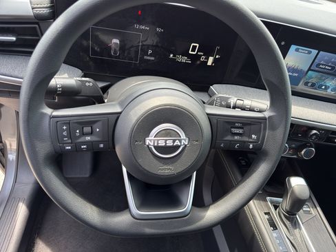 Certified 2025 Nissan Kicks SV AWD/4WD image 16