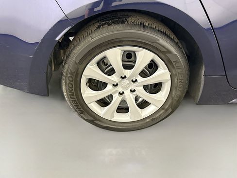 Used 2024 Toyota Corolla LE image 32