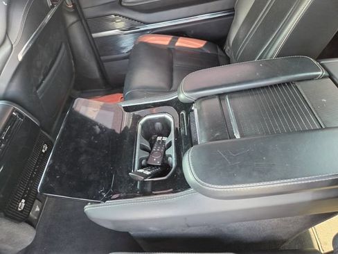 Used 2022 Jeep Grand Wagoneer Series II AWD/4WD image 12