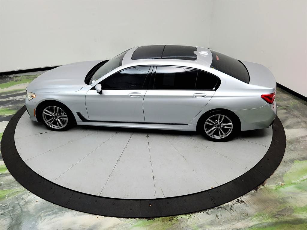 Used 2016 BMW 750i xDrive AWD/4WD image 40