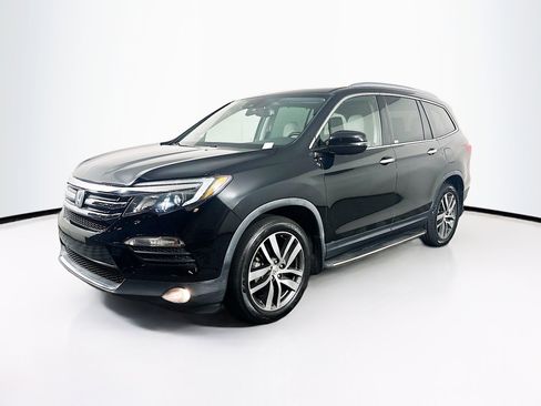 Used 2017 Honda Pilot Elite image 3